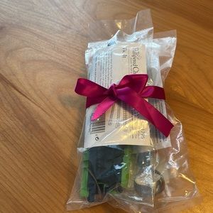 Pampered Chef. Set of 4 kitchen/home tools.